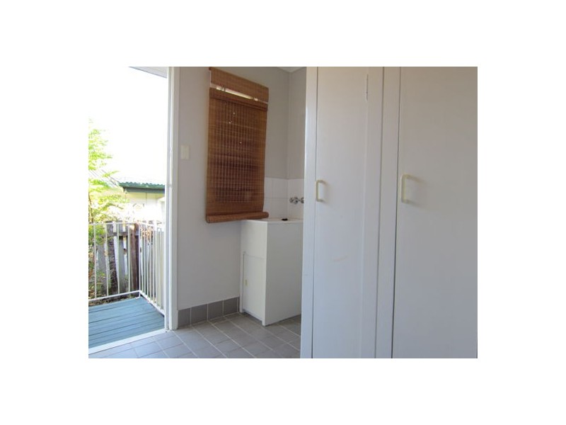 141 Raceview Street, Raceview QLD 4305