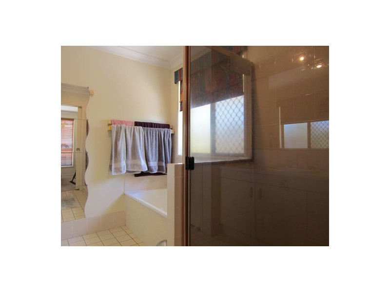 115 Sandalwood Drive, Yamanto QLD 4305