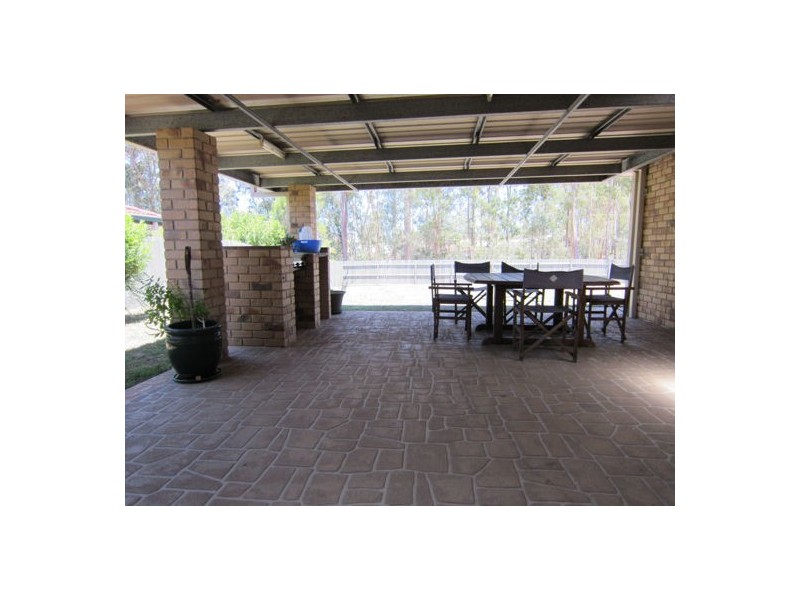 115 Sandalwood Drive, Yamanto QLD 4305