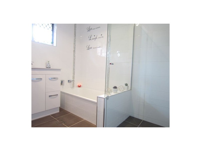 14 Trudy Street, Raceview QLD 4305