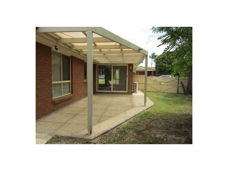 8 Dianthus Place, Flinders View QLD 4305