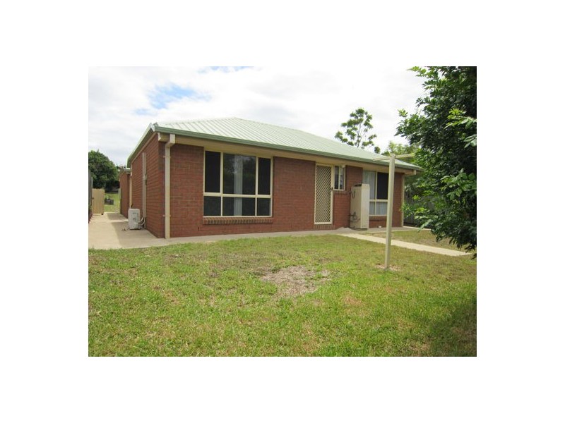 8 Dianthus Place, Flinders View QLD 4305