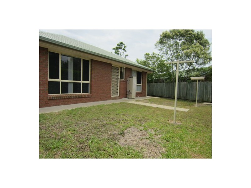 8 Dianthus Place, Flinders View QLD 4305