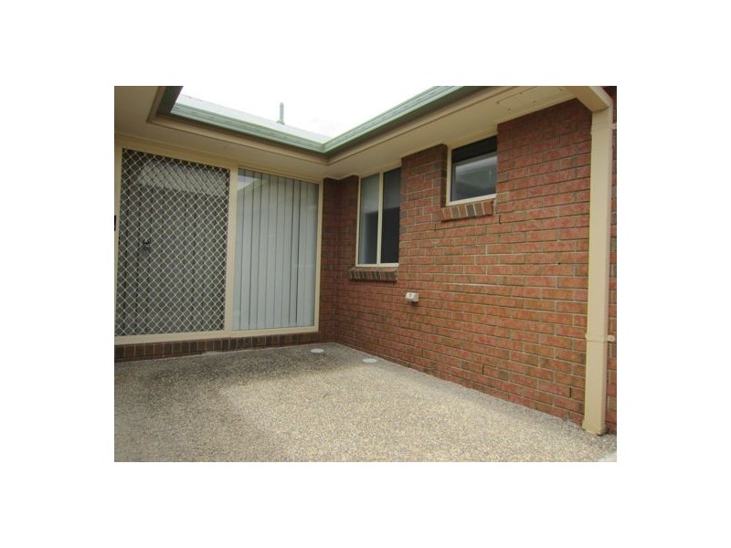 8 Dianthus Place, Flinders View QLD 4305