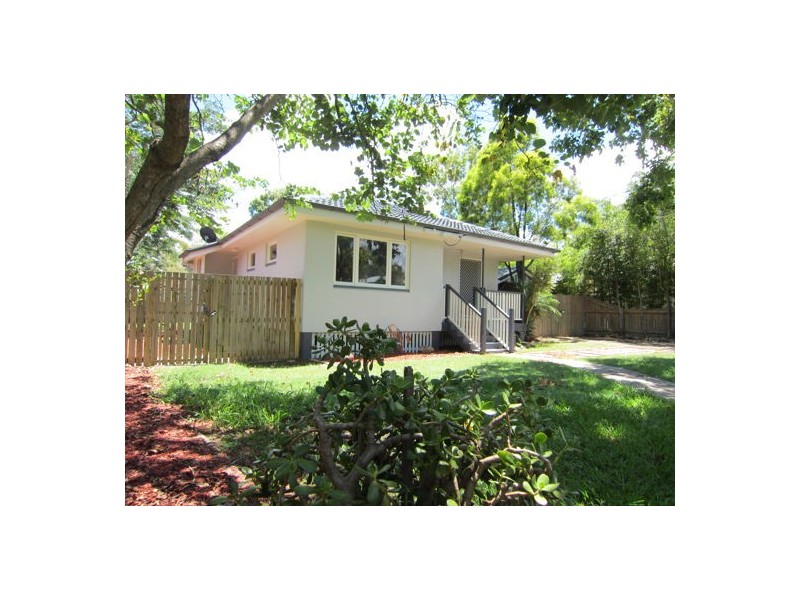 4 Light Street, Leichhardt QLD 4305