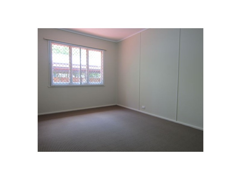 4 Light Street, Leichhardt QLD 4305