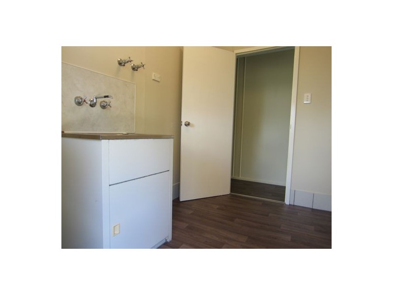 4 Light Street, Leichhardt QLD 4305