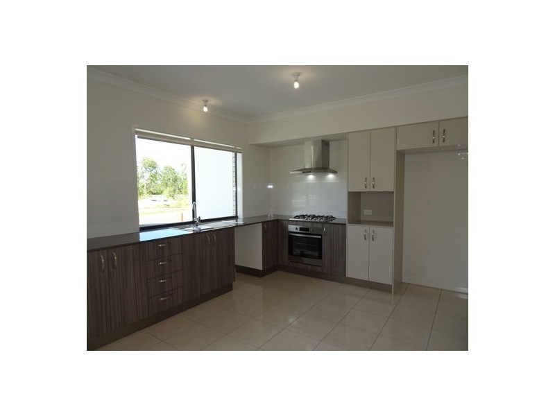 102 Parkview Parade, Ripley QLD 4306