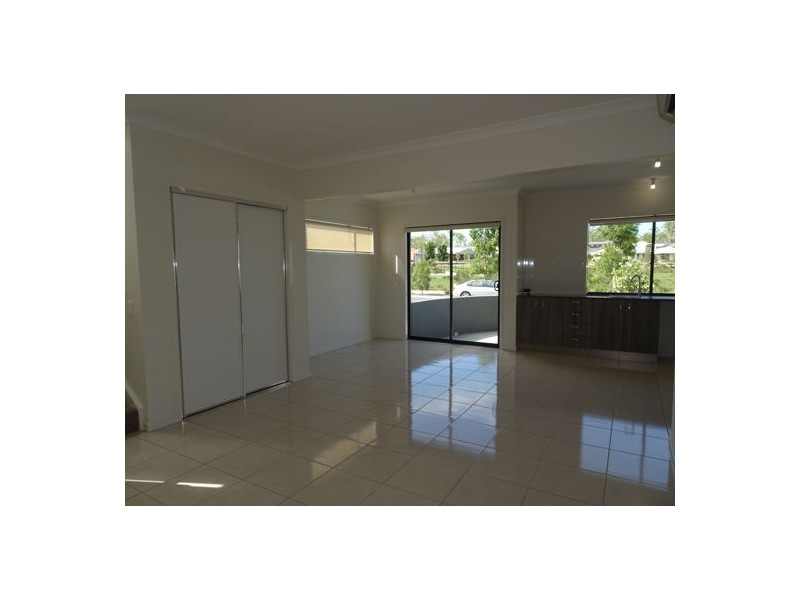 102 Parkview Parade, Ripley QLD 4306
