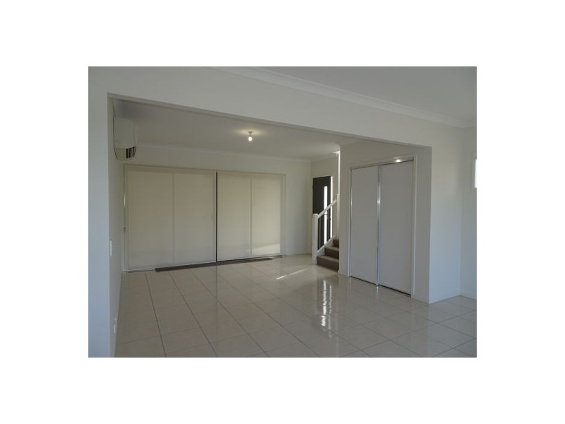 102 Parkview Parade, Ripley QLD 4306