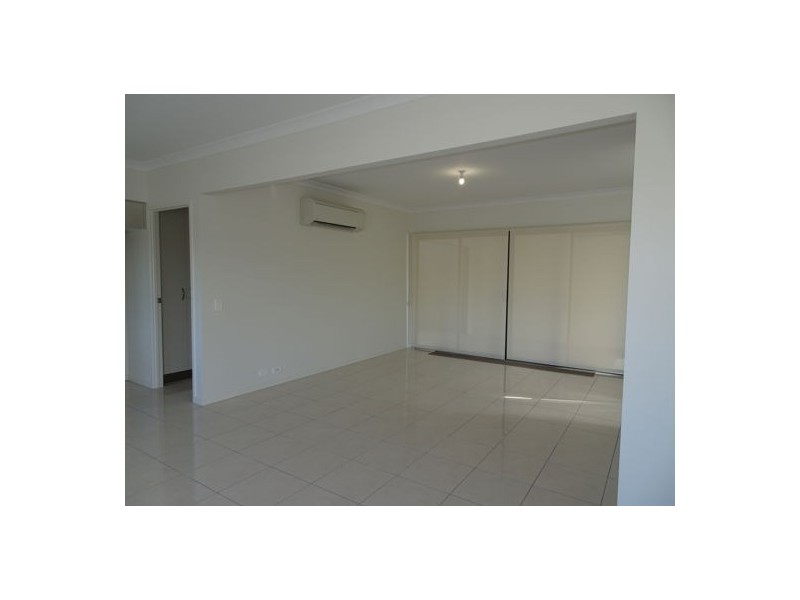 102 Parkview Parade, Ripley QLD 4306