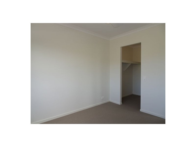 102 Parkview Parade, Ripley QLD 4306