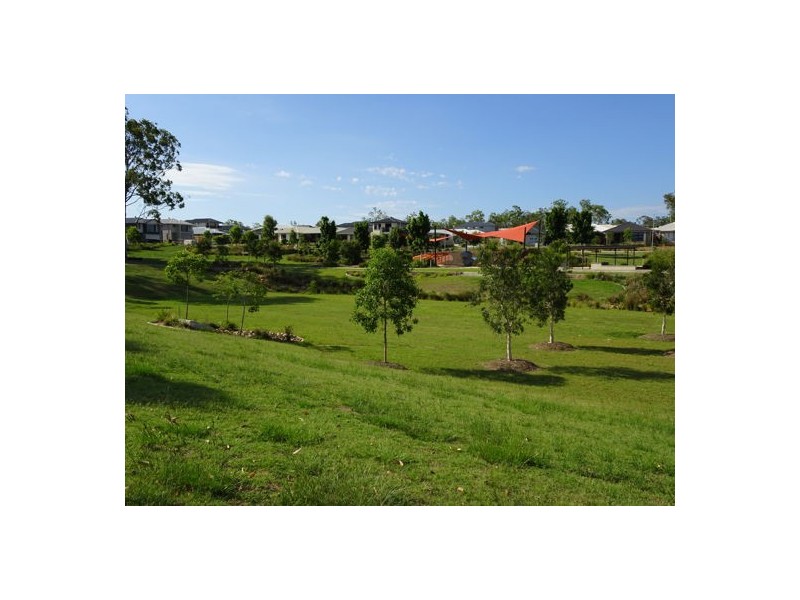 102 Parkview Parade, Ripley QLD 4306