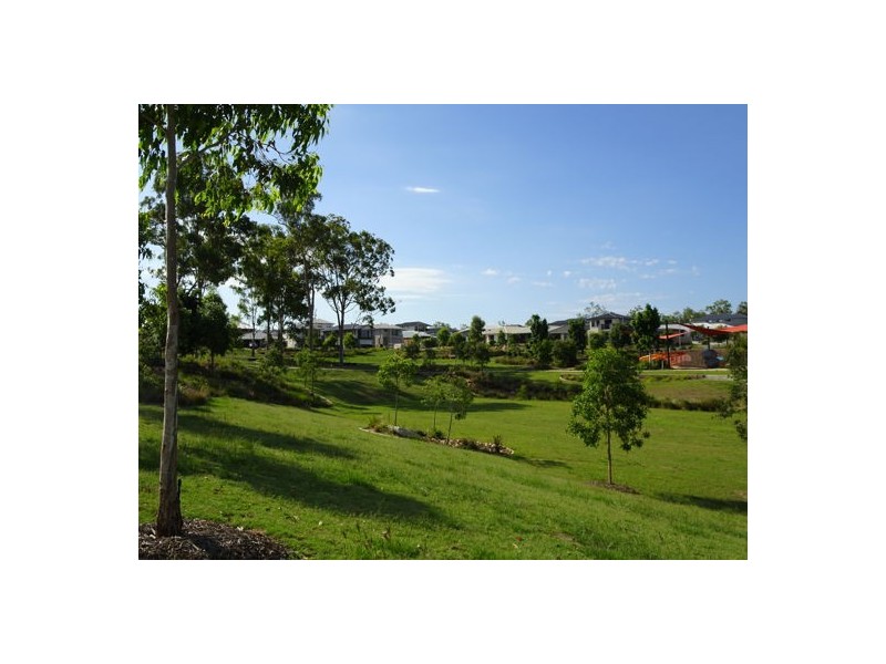 102 Parkview Parade, Ripley QLD 4306