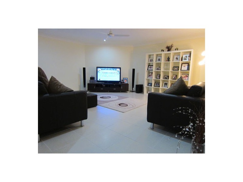 21 Piccadilly Court, Deebing Heights QLD 4306