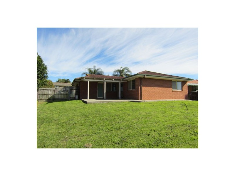 3 Hillcrest Place, Flinders View QLD 4305