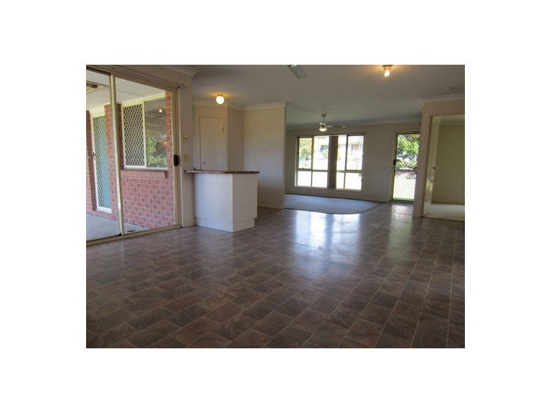 3 Hillcrest Place, Flinders View QLD 4305