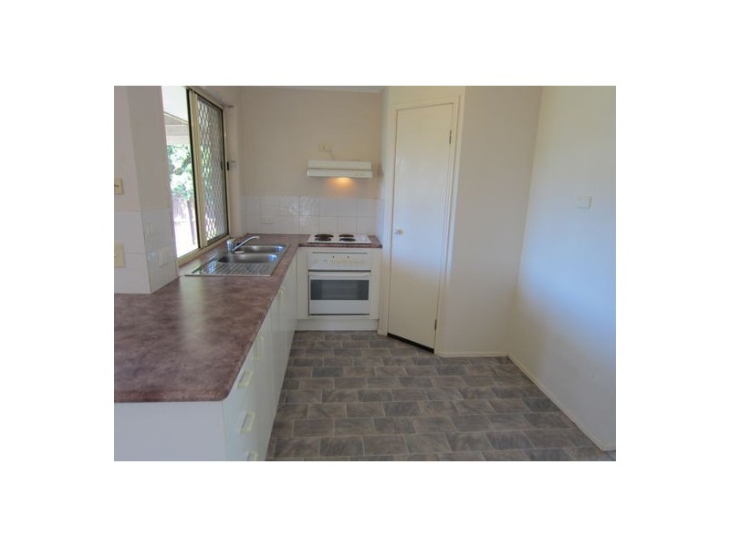 3 Hillcrest Place, Flinders View QLD 4305