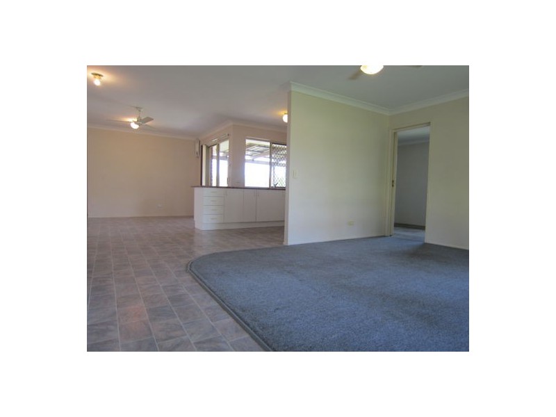 3 Hillcrest Place, Flinders View QLD 4305