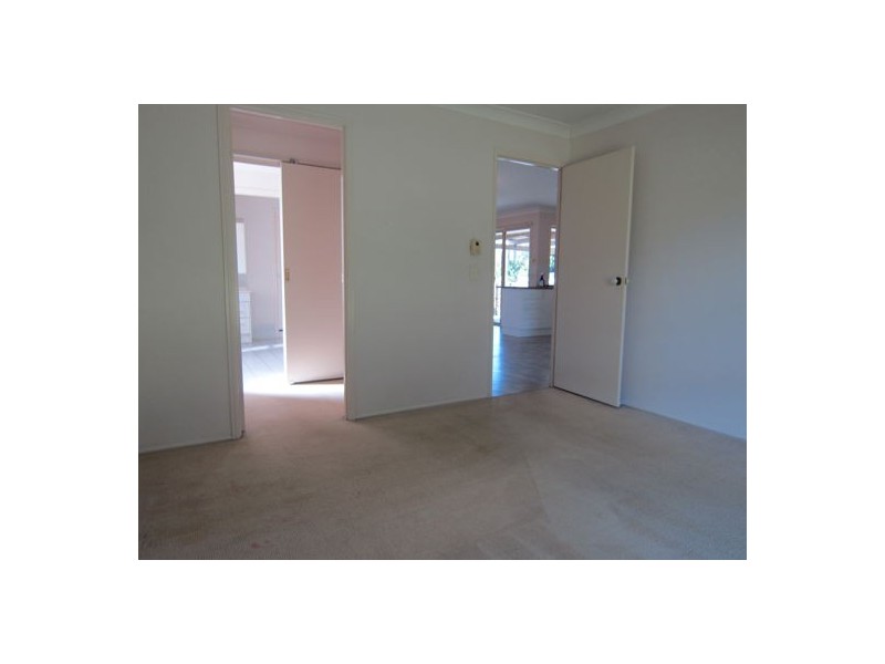 3 Hillcrest Place, Flinders View QLD 4305
