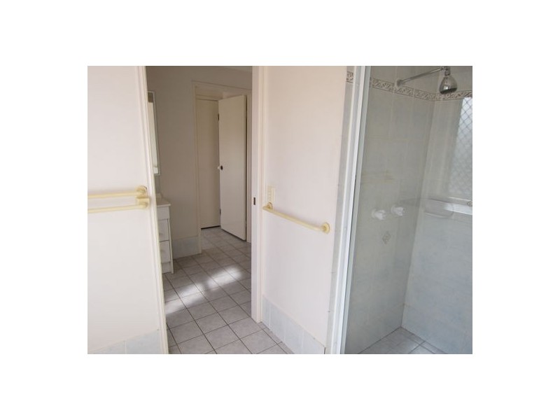 3 Hillcrest Place, Flinders View QLD 4305