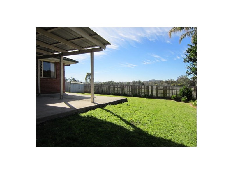 3 Hillcrest Place, Flinders View QLD 4305