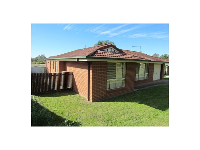 3 Hillcrest Place, Flinders View QLD 4305