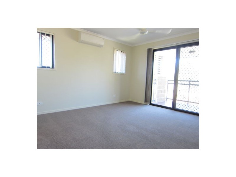 16 Lakeview Drive, Deebing Heights QLD 4306