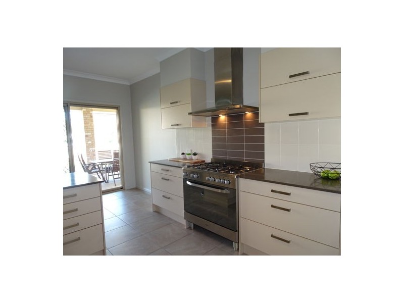 20 Hannant Road, Hatton Vale QLD 4341