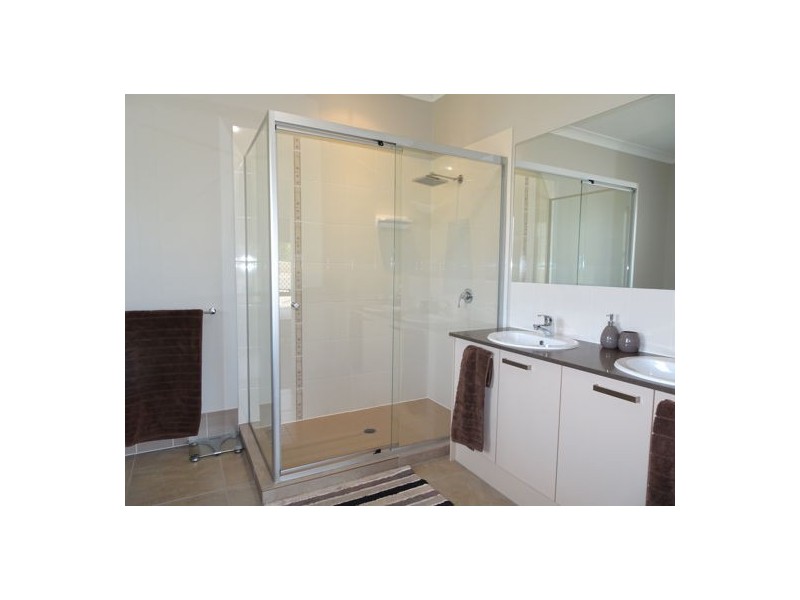 20 Hannant Road, Hatton Vale QLD 4341