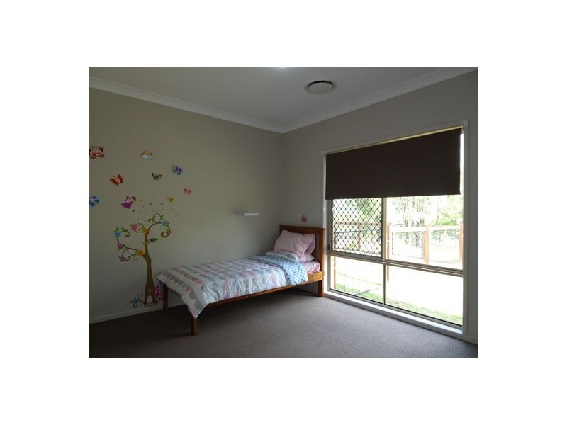 20 Hannant Road, Hatton Vale QLD 4341