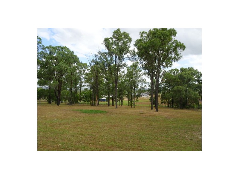 20 Hannant Road, Hatton Vale QLD 4341