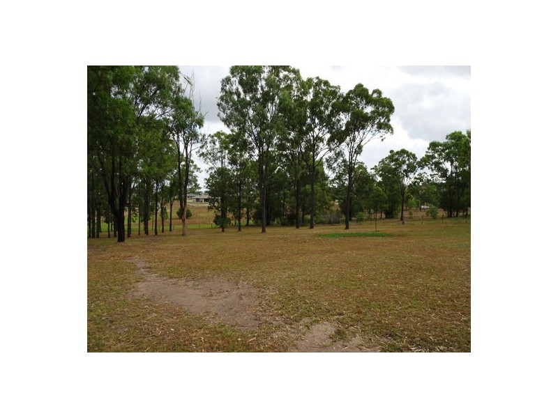 20 Hannant Road, Hatton Vale QLD 4341