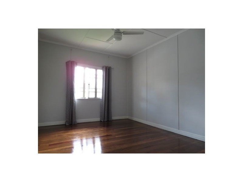 3 Ruskin Street, Eastern Heights QLD 4305