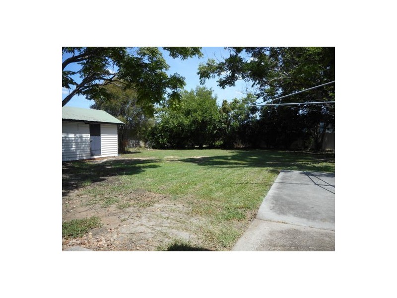 3 Ruskin Street, Eastern Heights QLD 4305