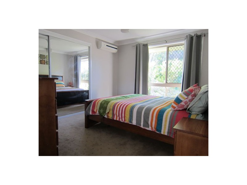 122 Equestrian Drive, Yamanto QLD 4305