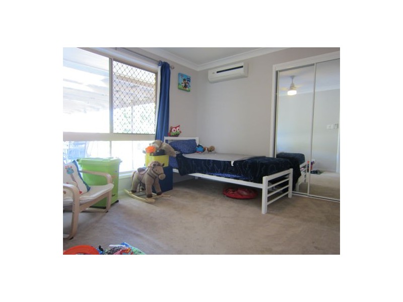 122 Equestrian Drive, Yamanto QLD 4305