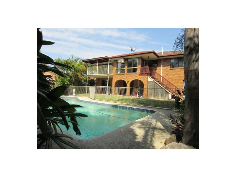 4 Cornwall Street, Eastern Heights QLD 4305