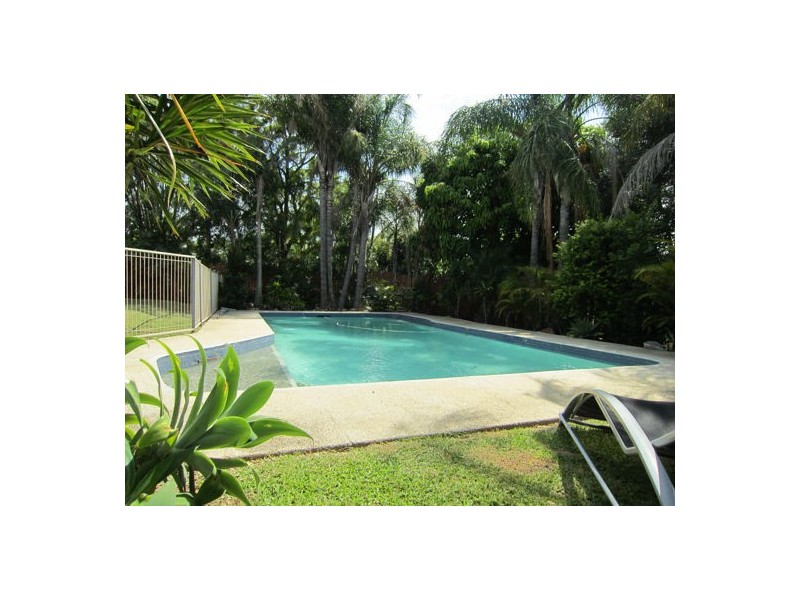 4 Cornwall Street, Eastern Heights QLD 4305