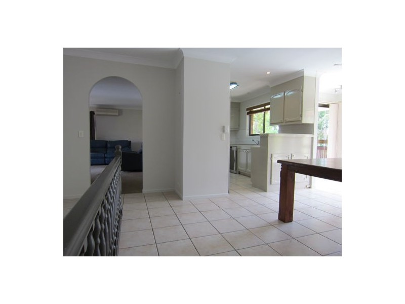 4 Cornwall Street, Eastern Heights QLD 4305