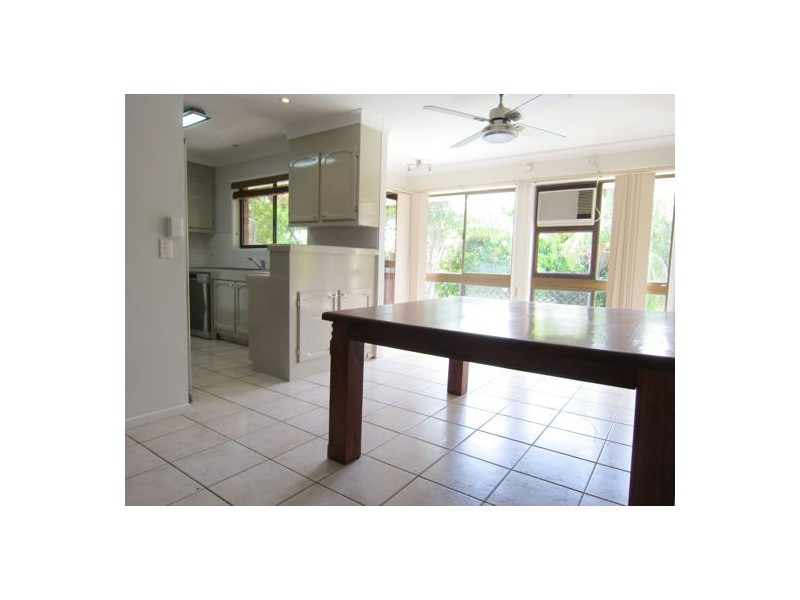 4 Cornwall Street, Eastern Heights QLD 4305