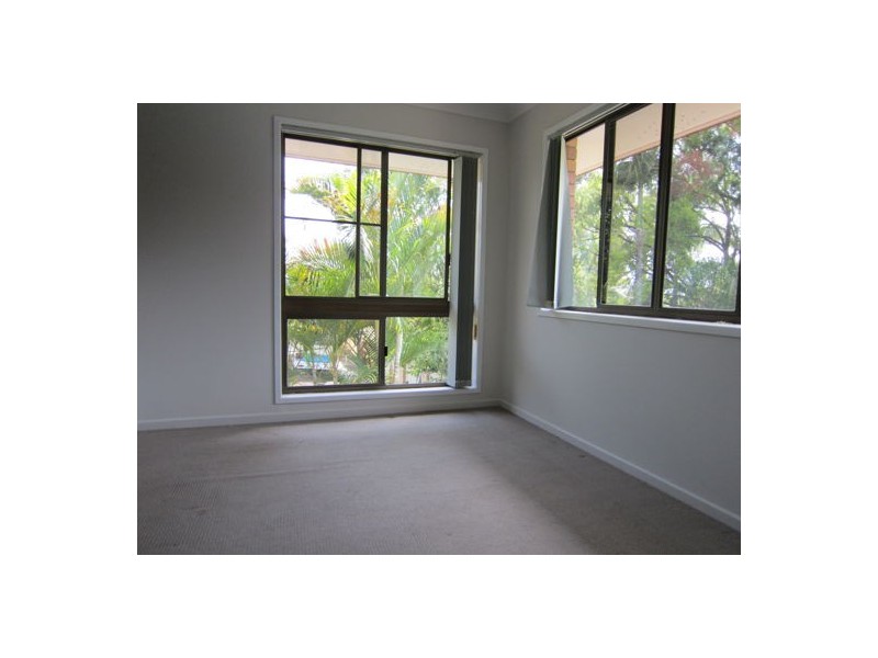 4 Cornwall Street, Eastern Heights QLD 4305