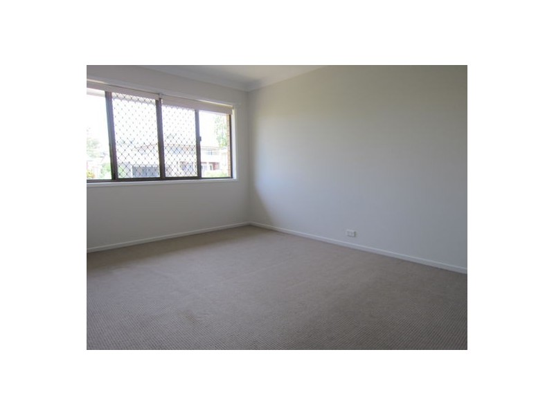 4 Cornwall Street, Eastern Heights QLD 4305