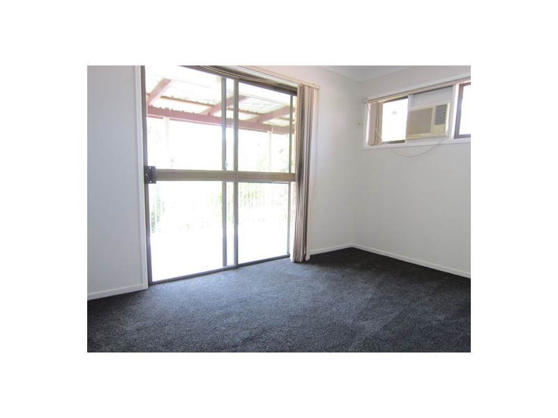 4 Cornwall Street, Eastern Heights QLD 4305