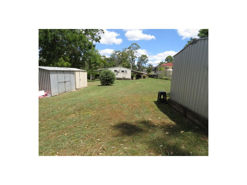 18 Alice Street, Blackstone QLD 4304