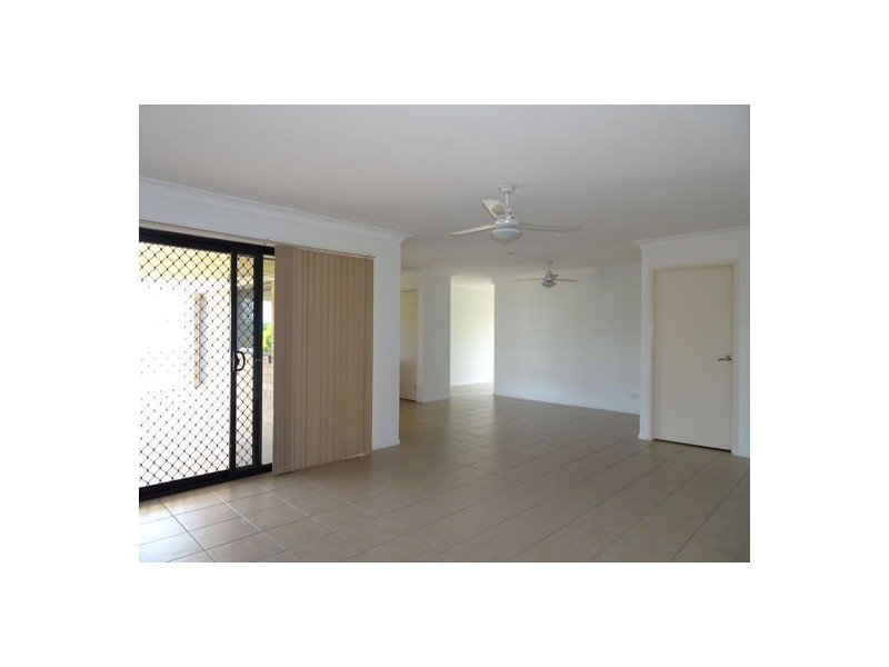 4 Overton Place, Fernvale QLD 4306