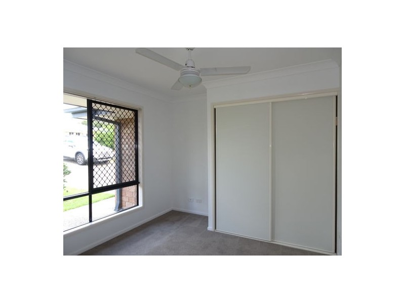 4 Overton Place, Fernvale QLD 4306