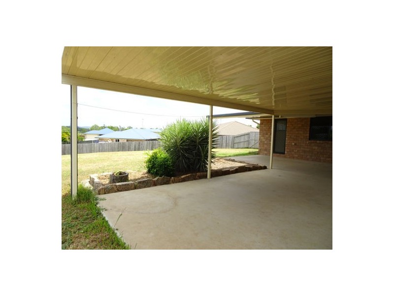 4 Overton Place, Fernvale QLD 4306