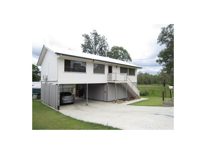 4 Queen Street, Blackstone QLD 4304