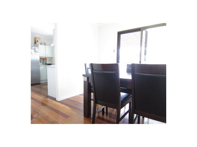 4 Queen Street, Blackstone QLD 4304